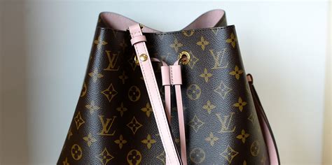 recensioni borsa louis vuitton|Storia della borsa Noé di Louis Vuitton, nata per portare champagne.